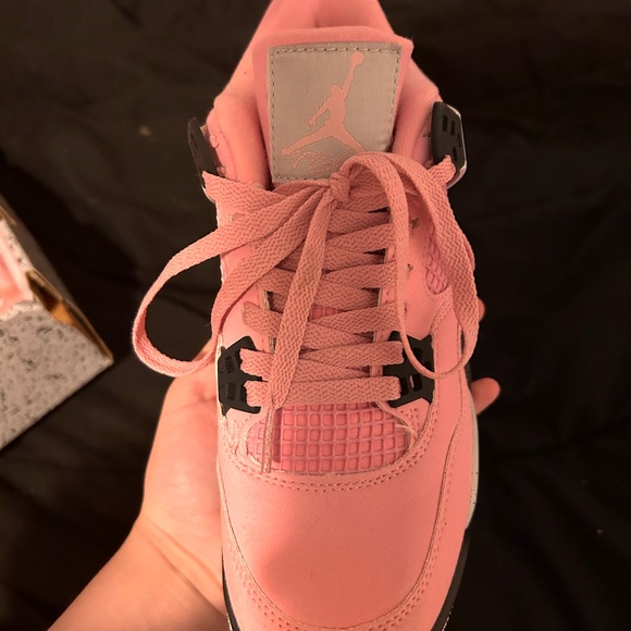 Jordan retro 4’s - Picture 3 of 8